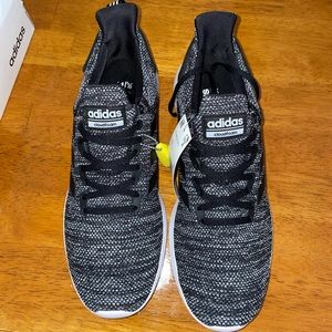 NWT Adidas Grey and Black Lite Racer BYD Men’s Size 9